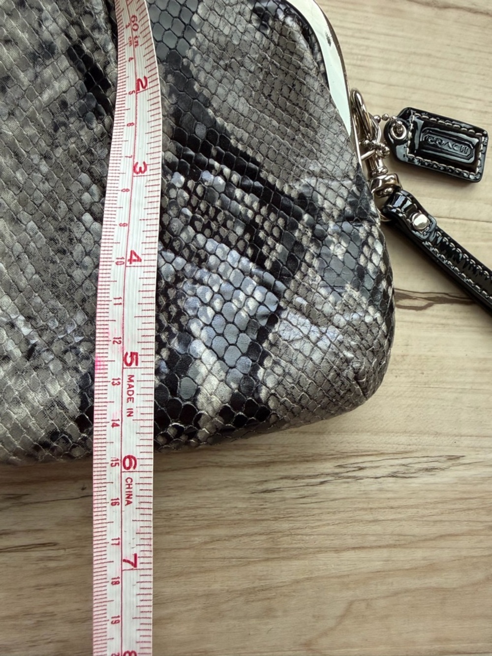 Coach Women’s Gray Snake-Effect Clutch Bag by - Picture 8 of 10